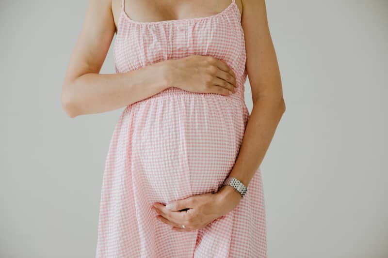 10个孕妈9个吐，如何才能有效缓解孕吐。