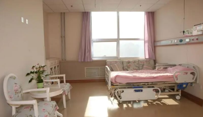 武汉三甲公立医院住单间病房价格一般多少钱一天?